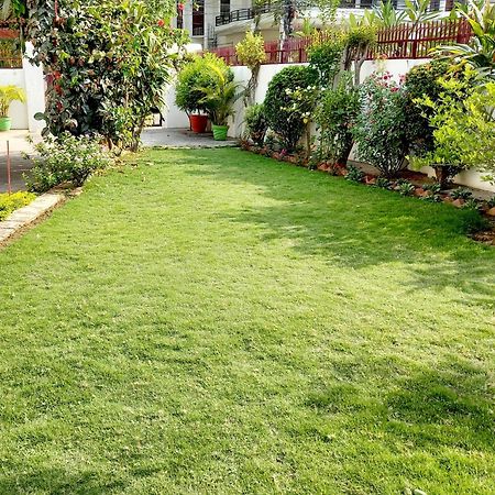 Garden View Residency Bed and Breakfast Lucknow Exteriör bild