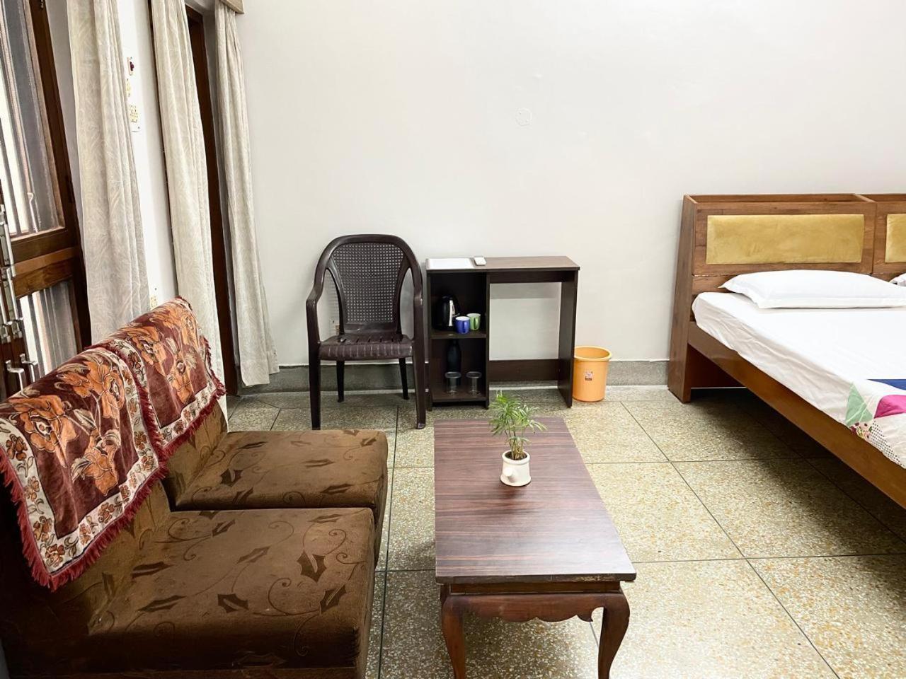 Garden View Residency Bed and Breakfast Lucknow Exteriör bild